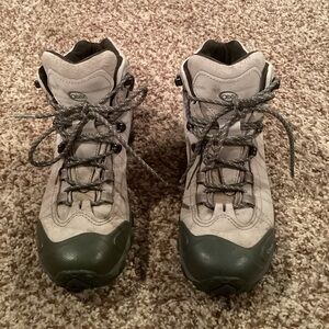 Oboz hiking boots